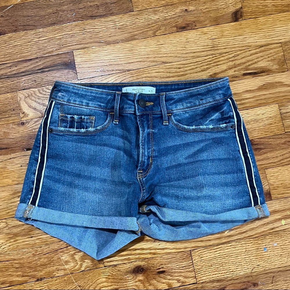 Abercrombie+Fitch navy blue+ white striped shorts